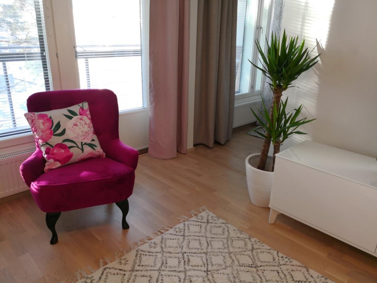 Charming Pine View Apartment Vantaa Buitenkant foto